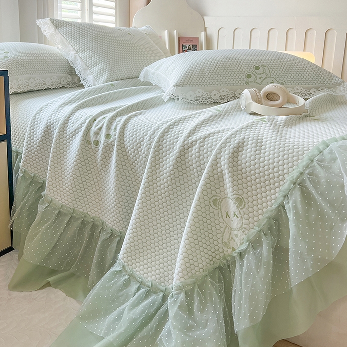 91家纺网 家纺一手货源 找家纺 网红馆（ck家纺）  2025新款简单爱 豆豆床盖三件套 呆熊绿