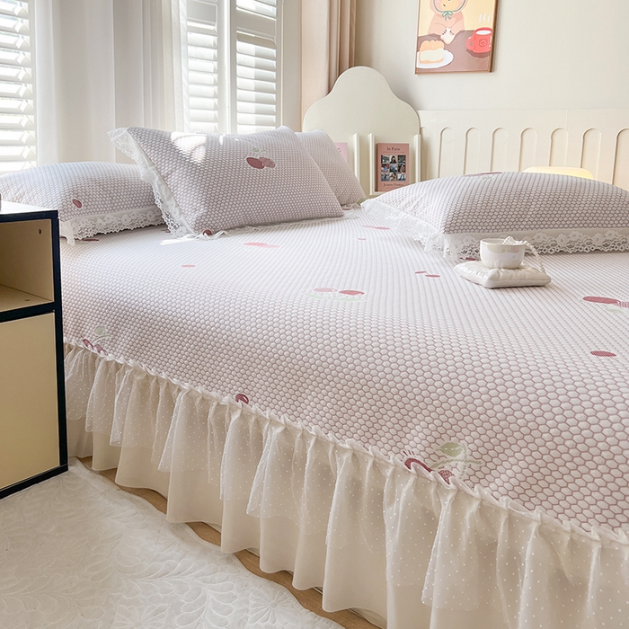 91家纺网 家纺一手货源 找家纺 网红馆（ck家纺）  2025新款简单爱 豆豆床盖三件套 樱桃