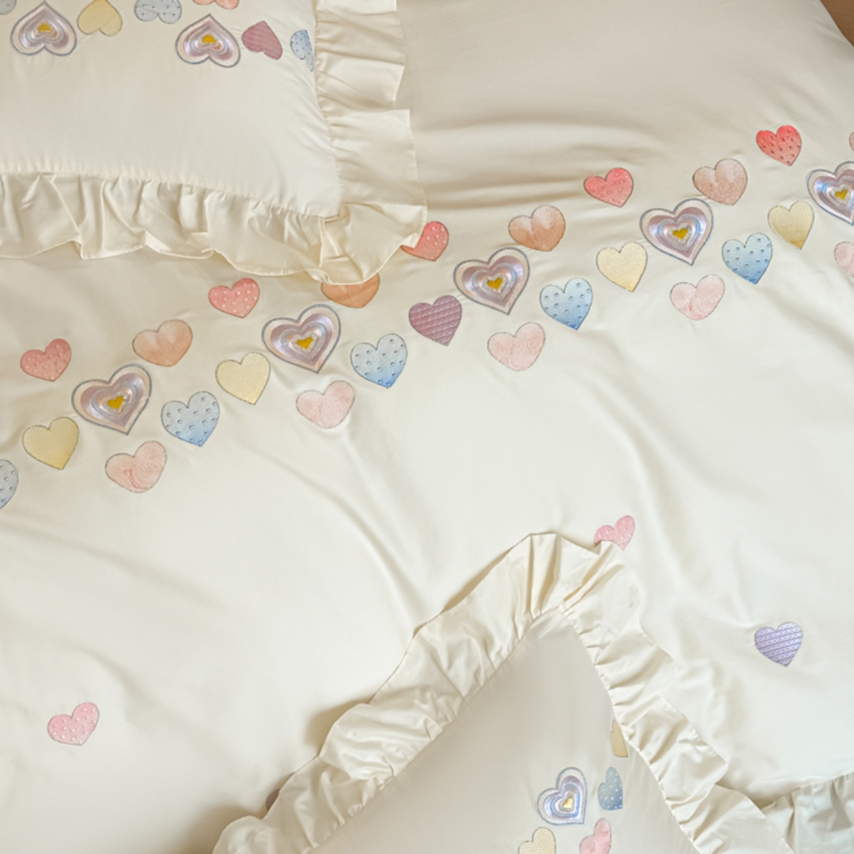 91家纺网 家纺一手货源 找家纺 魅都 2025新款100S全棉刺绣款四件套-心恋 米白