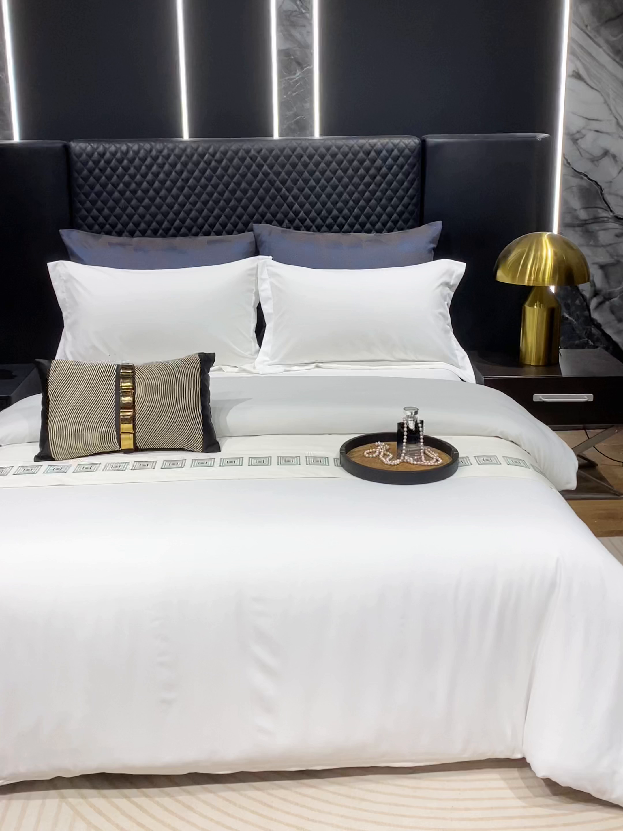 91家纺网 家纺一手货源 找家纺 （总） 2025年酒店布草 磨毛高仿棉星级酒店宾馆民宿磨毛纯白三件套四件套105克平纹款