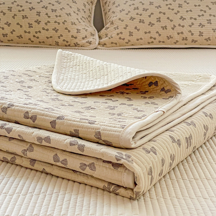 91家纺网 家纺一手货源 找家纺 （总）金丝兔 2025新款小清新亲肤印花水洗棉单床盖 夹棉床盖 床盖三件套