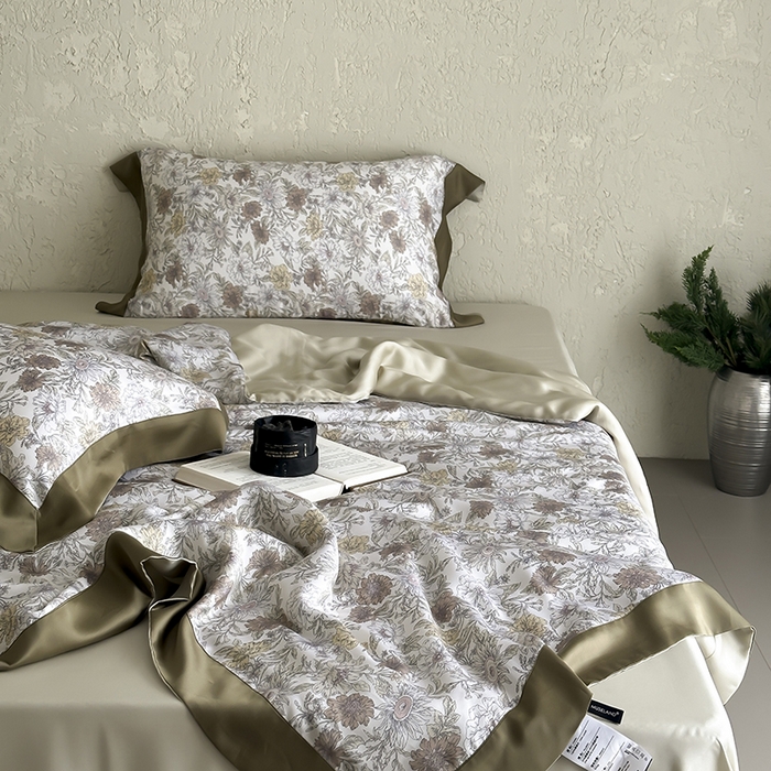 91家纺网 家纺一手货源 找家纺 （总）张公子婚庆馆 2025新款天丝数码印花夏被四件套-玫丽花田系列【控价:不低于单夏被268/288 夏被四件套368/388】