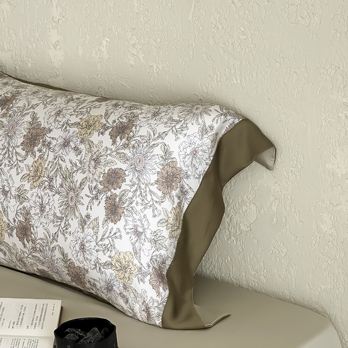 91家纺网 家纺一手货源 找家纺 张公子婚庆馆 2025新款天丝数码印花夏被四件套-玫丽花田系列【控价:不低于单夏被268/288 夏被四件套368/388】 暗木幽香