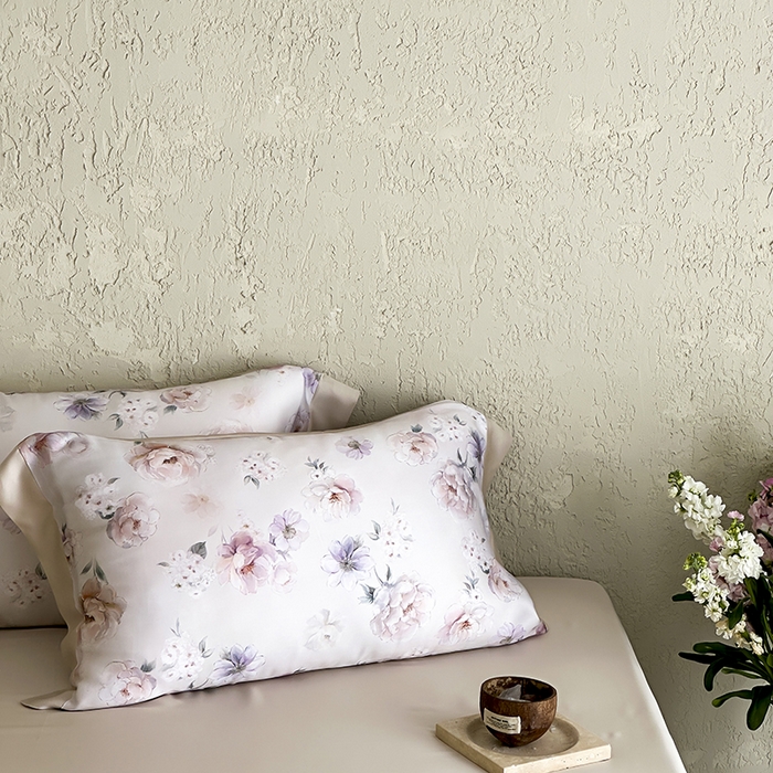 91家纺网 家纺一手货源 找家纺 张公子婚庆馆 2025新款天丝数码印花夏被四件套-玫丽花田系列【控价:不低于单夏被268/288 夏被四件套368/388】 花语