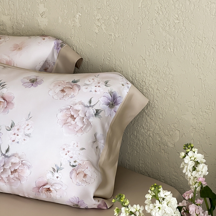 91家纺网 家纺一手货源 找家纺 张公子婚庆馆 2025新款天丝数码印花夏被四件套-玫丽花田系列【控价:不低于单夏被268/288 夏被四件套368/388】 花语