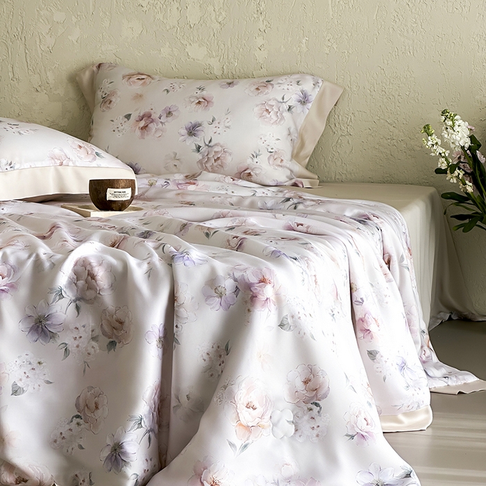 91家纺网 家纺一手货源 找家纺 张公子婚庆馆 2025新款天丝数码印花夏被四件套-玫丽花田系列【控价:不低于单夏被268/288 夏被四件套368/388】 花语