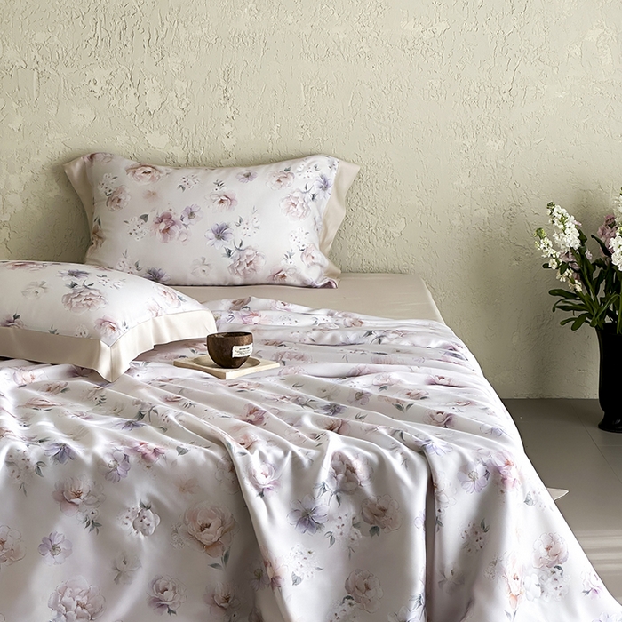 91家纺网 家纺一手货源 找家纺 张公子婚庆馆 2025新款天丝数码印花夏被四件套-玫丽花田系列【控价:不低于单夏被268/288 夏被四件套368/388】 花语