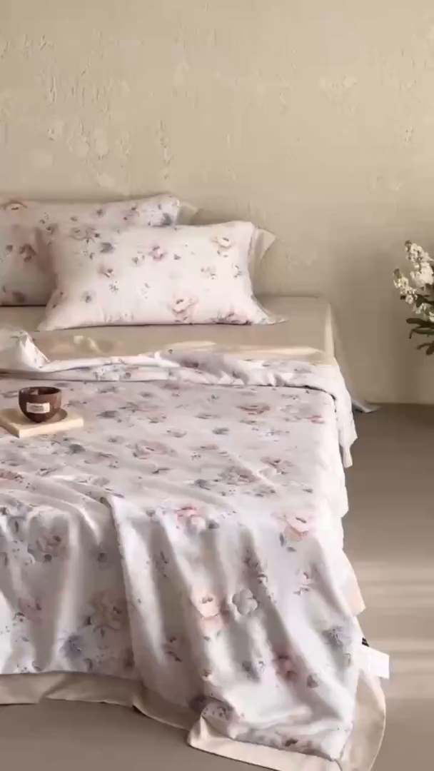 91家纺网 家纺一手货源 找家纺 张公子婚庆馆 2025新款天丝数码印花夏被四件套-玫丽花田系列【控价:不低于单夏被268/288 夏被四件套368/388】 花语