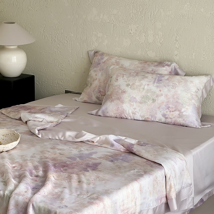 91家纺网 家纺一手货源 找家纺 张公子婚庆馆 2025新款天丝数码印花夏被四件套-玫丽花田系列【控价:不低于单夏被268/288 夏被四件套368/388】 漫花山野