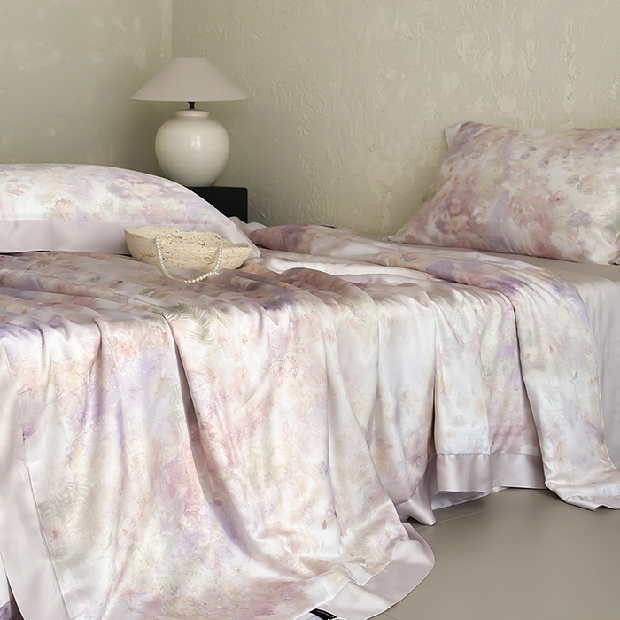 91家纺网 家纺一手货源 找家纺 张公子婚庆馆 2025新款天丝数码印花夏被四件套-玫丽花田系列【控价:不低于单夏被268/288 夏被四件套368/388】 漫花山野