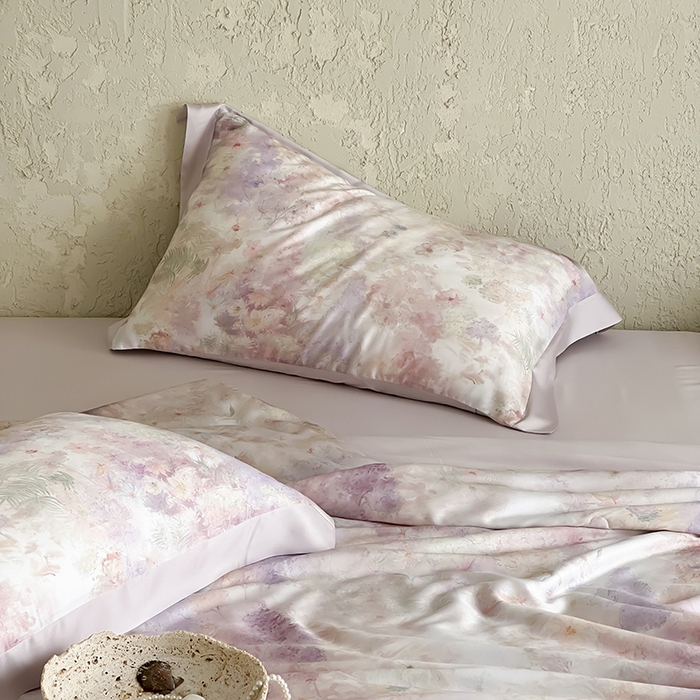 91家纺网 家纺一手货源 找家纺 张公子婚庆馆 2025新款天丝数码印花夏被四件套-玫丽花田系列【控价:不低于单夏被268/288 夏被四件套368/388】 漫花山野