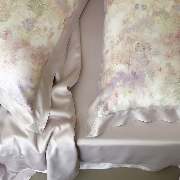 91家纺网 家纺一手货源 找家纺 张公子婚庆馆 2025新款天丝数码印花夏被四件套-玫丽花田系列【控价:不低于单夏被268/288 夏被四件套368/388】 漫花山野