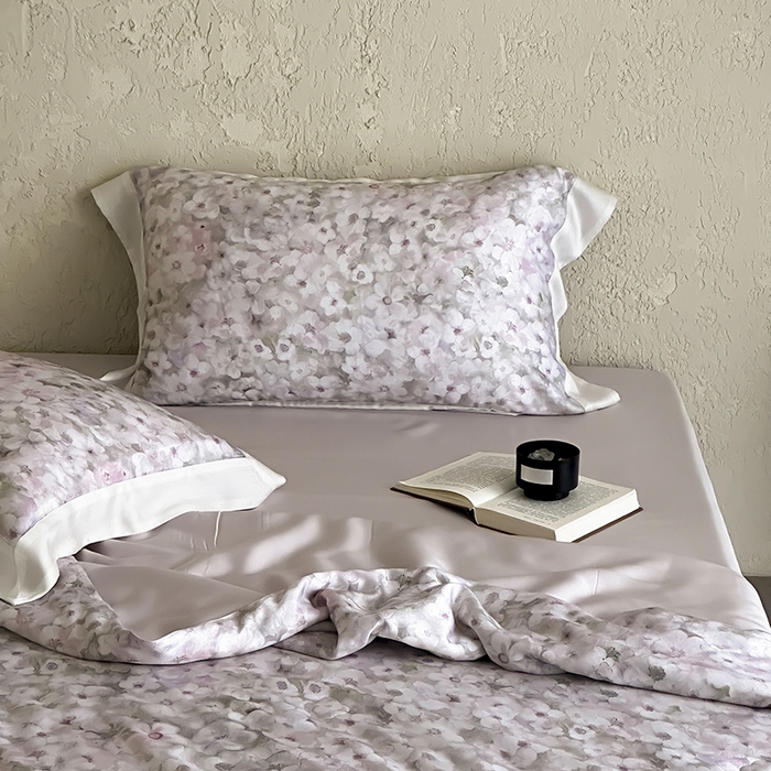 91家纺网 家纺一手货源 找家纺 张公子婚庆馆 2025新款天丝数码印花夏被四件套-玫丽花田系列【控价:不低于单夏被268/288 夏被四件套368/388】 午后花房