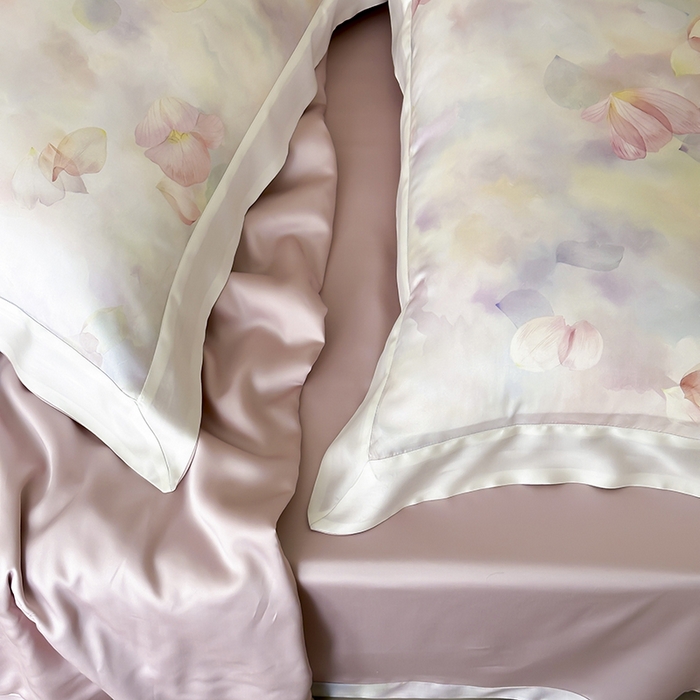 91家纺网 家纺一手货源 找家纺 张公子婚庆馆 2025新款天丝数码印花夏被四件套-玫丽花田系列【控价:不低于单夏被268/288 夏被四件套368/388】 月光蔷薇