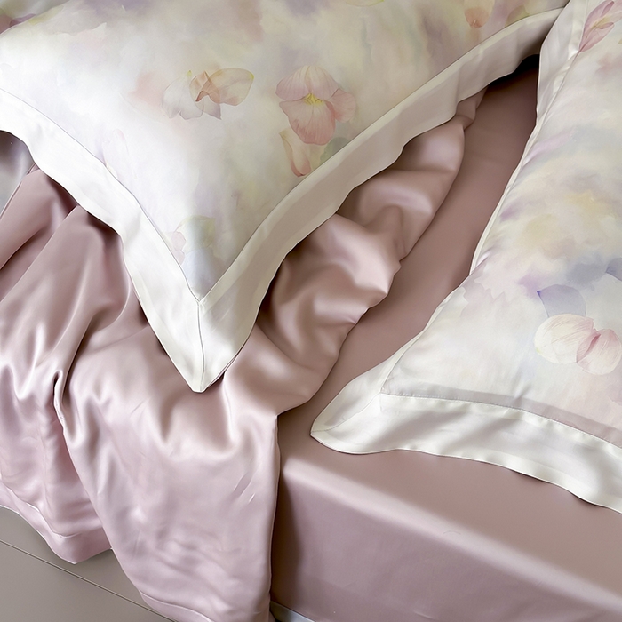 91家纺网 家纺一手货源 找家纺 张公子婚庆馆 2025新款天丝数码印花夏被四件套-玫丽花田系列【控价:不低于单夏被268/288 夏被四件套368/388】 月光蔷薇