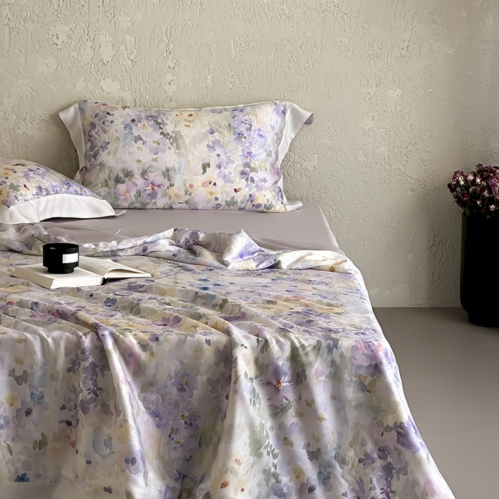 91家纺网 家纺一手货源 找家纺 张公子婚庆馆 2025新款天丝数码印花夏被四件套-玫丽花田系列【控价:不低于单夏被268/288 夏被四件套368/388】 云烟-天空灰