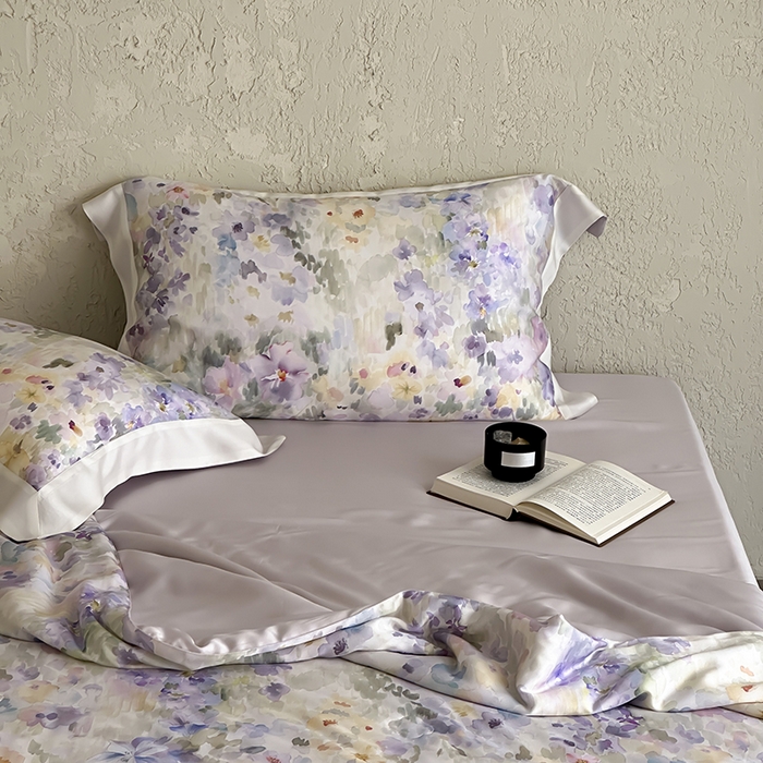 91家纺网 家纺一手货源 找家纺 张公子婚庆馆 2025新款天丝数码印花夏被四件套-玫丽花田系列【控价:不低于单夏被268/288 夏被四件套368/388】 云烟-天空灰