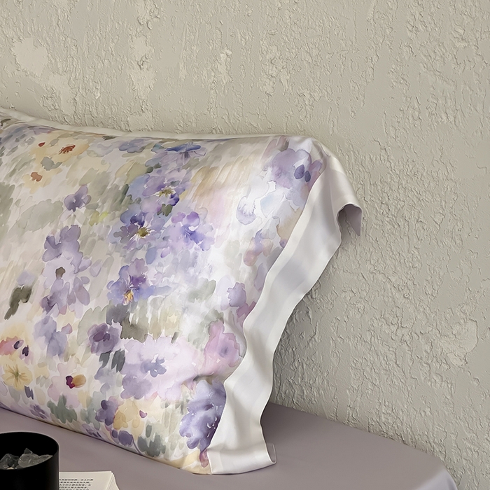 91家纺网 家纺一手货源 找家纺 张公子婚庆馆 2025新款天丝数码印花夏被四件套-玫丽花田系列【控价:不低于单夏被268/288 夏被四件套368/388】 云烟-天空灰