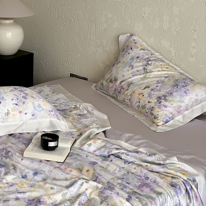 91家纺网 家纺一手货源 找家纺 张公子婚庆馆 2025新款天丝数码印花夏被四件套-玫丽花田系列【控价:不低于单夏被268/288 夏被四件套368/388】 云烟-天空灰