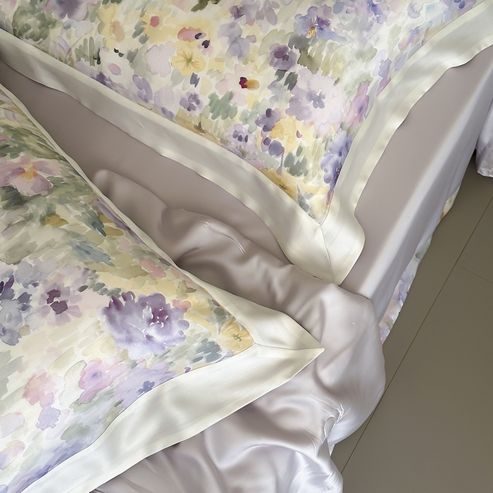 91家纺网 家纺一手货源 找家纺 张公子婚庆馆 2025新款天丝数码印花夏被四件套-玫丽花田系列【控价:不低于单夏被268/288 夏被四件套368/388】 云烟-天空灰