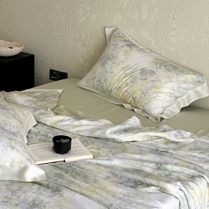 91家纺网 家纺一手货源 找家纺 张公子婚庆馆 2025新款天丝数码印花夏被四件套-玫丽花田系列【控价:不低于单夏被268/288 夏被四件套368/388】 知夏