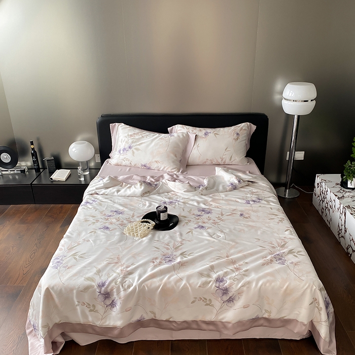 91家纺网 家纺一手货源 找家纺 张公子婚庆馆 2025新款天丝数码印花夏被四件套-花间束影系列【控价；不低于单夏被268/288 夏被四件套368/388】 紫妍