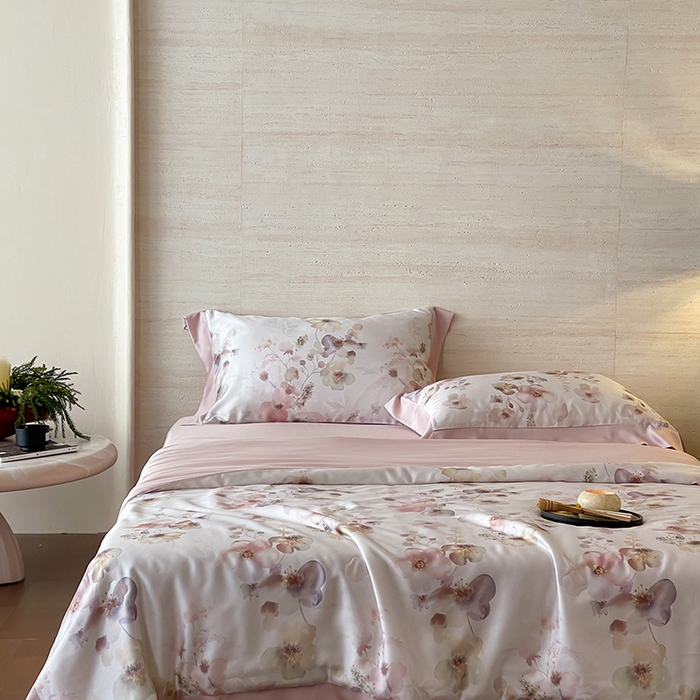 91家纺网 家纺一手货源 找家纺 张公子婚庆馆 2025新款天丝数码印花夏被四件套-花间束影系列【控价；不低于单夏被268/288 夏被四件套368/388】 海棠