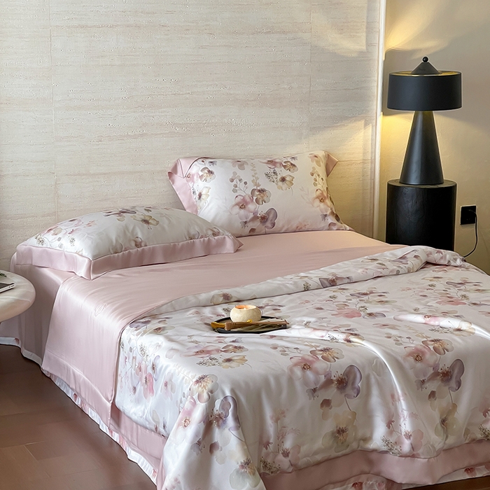 91家纺网 家纺一手货源 找家纺 张公子婚庆馆 2025新款天丝数码印花夏被四件套-花间束影系列【控价；不低于单夏被268/288 夏被四件套368/388】 海棠