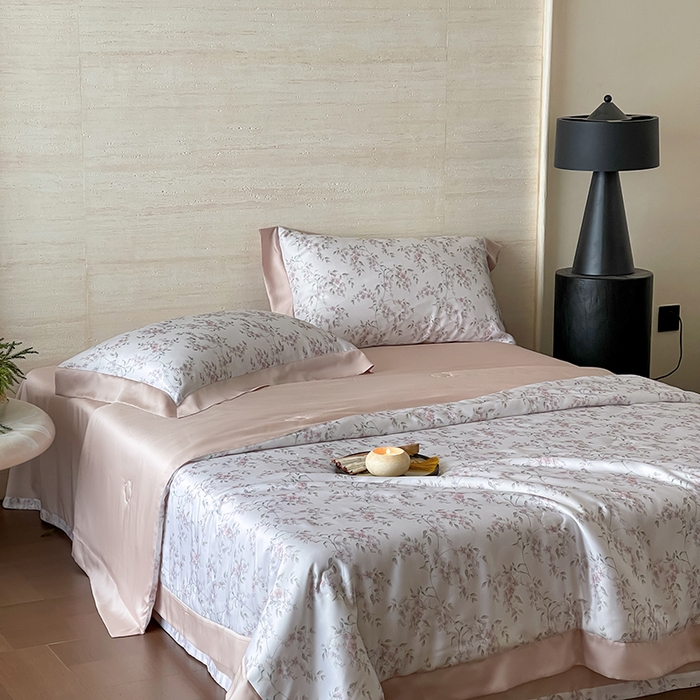 91家纺网 家纺一手货源 找家纺 张公子婚庆馆 2025新款天丝数码印花夏被四件套-花间束影系列【控价；不低于单夏被268/288 夏被四件套368/388】 若薇