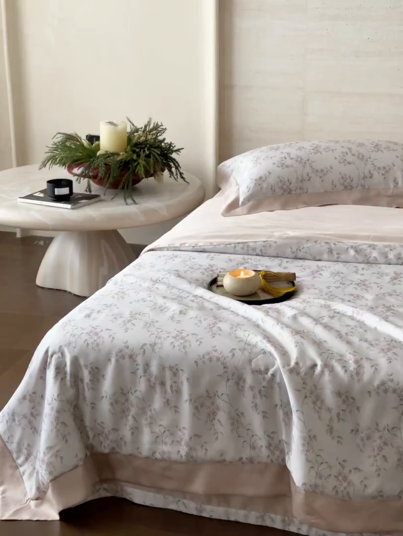 91家纺网 家纺一手货源 找家纺 张公子婚庆馆 2025新款天丝数码印花夏被四件套-花间束影系列【控价；不低于单夏被268/288 夏被四件套368/388】 若薇