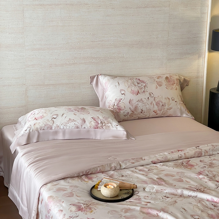 91家纺网 家纺一手货源 找家纺 张公子婚庆馆 2025新款天丝数码印花夏被四件套-花间束影系列【控价；不低于单夏被268/288 夏被四件套368/388】 依兰