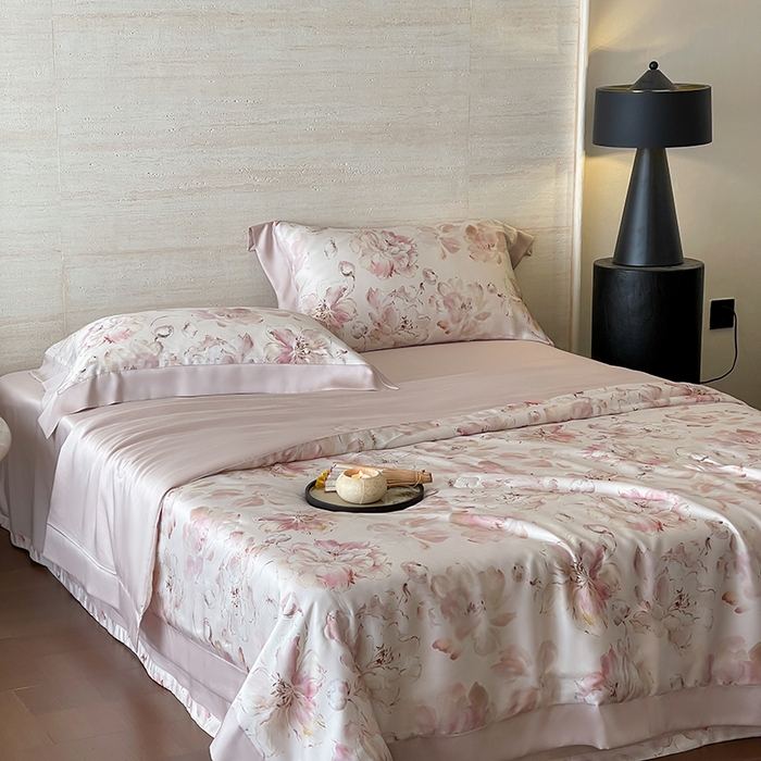 91家纺网 家纺一手货源 找家纺 张公子婚庆馆 2025新款天丝数码印花夏被四件套-花间束影系列【控价；不低于单夏被268/288 夏被四件套368/388】 依兰