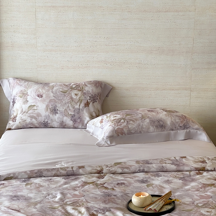 91家纺网 家纺一手货源 找家纺 张公子婚庆馆 2025新款天丝数码印花夏被四件套-花间束影系列【控价；不低于单夏被268/288 夏被四件套368/388】 樱之漫舞