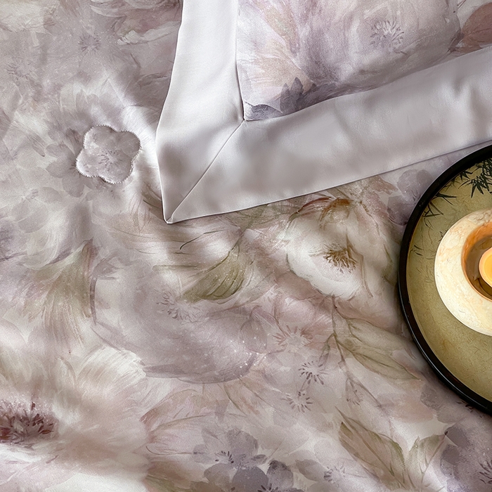 91家纺网 家纺一手货源 找家纺 张公子婚庆馆 2025新款天丝数码印花夏被四件套-花间束影系列【控价；不低于单夏被268/288 夏被四件套368/388】 樱之漫舞