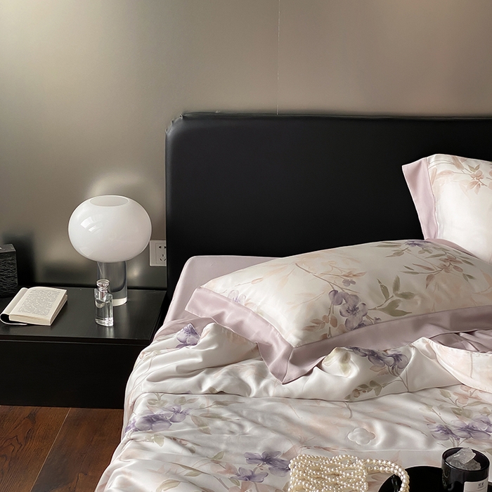 91家纺网 家纺一手货源 找家纺 张公子婚庆馆 2025新款天丝数码印花夏被四件套-花间束影系列【控价；不低于单夏被268/288 夏被四件套368/388】 紫妍