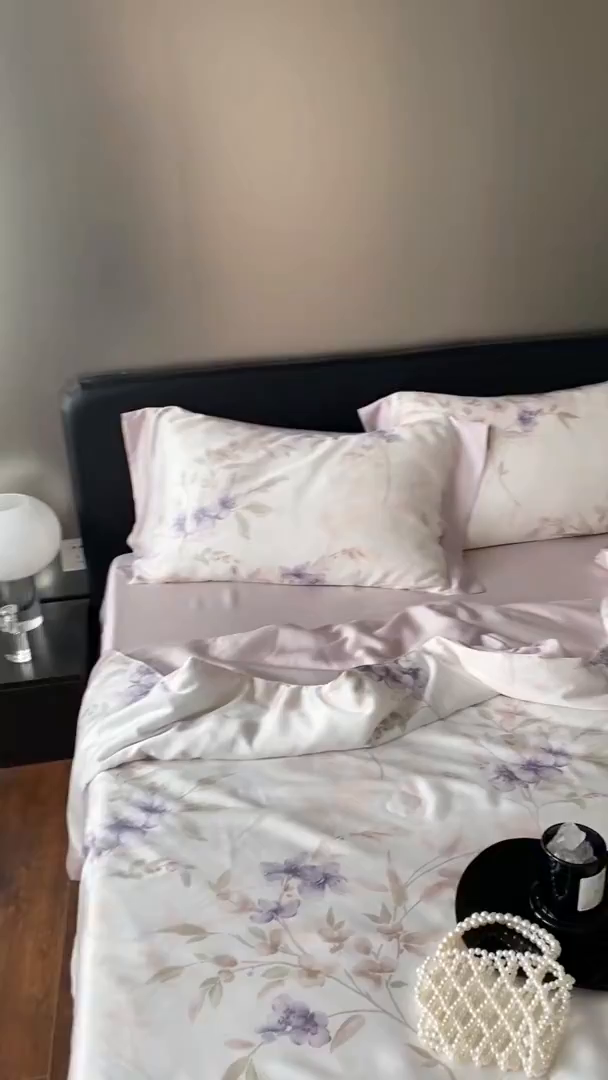 91家纺网 家纺一手货源 找家纺 张公子婚庆馆 2025新款天丝数码印花夏被四件套-花间束影系列【控价；不低于单夏被268/288 夏被四件套368/388】 紫妍