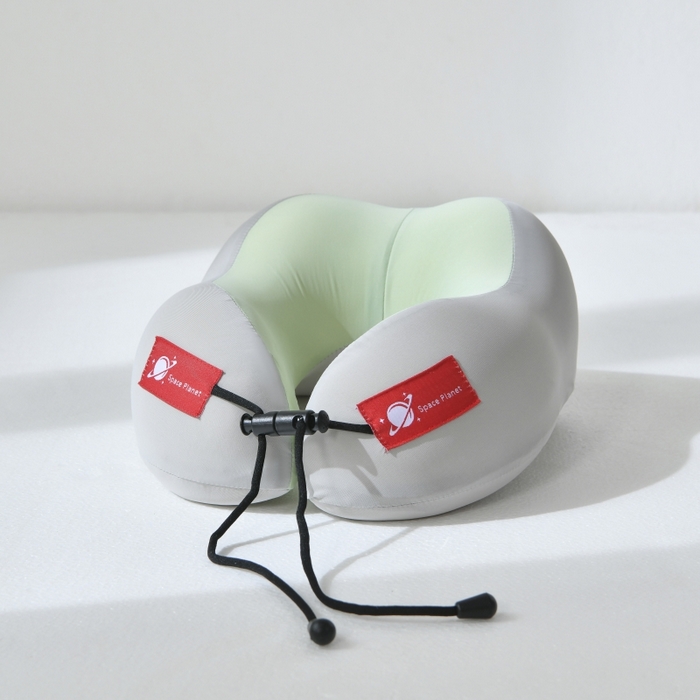 91家纺网 家纺一手货源 找家纺 金喜 2025新款凉感U型枕记忆枕便携冰丝护颈枕差旅护颈枕头礼盒-双拼色系列 青草绿灰双拼 礼盒