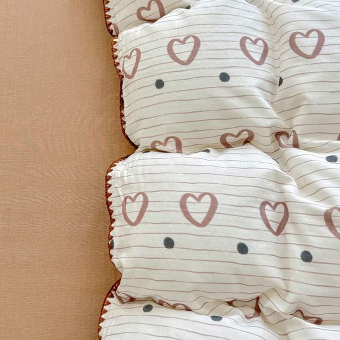 91家纺网 家纺一手货源 找家纺 恋佳居 2026新款A类全棉有氧双层纱印花毛巾绣贝壳边四件套 白月光