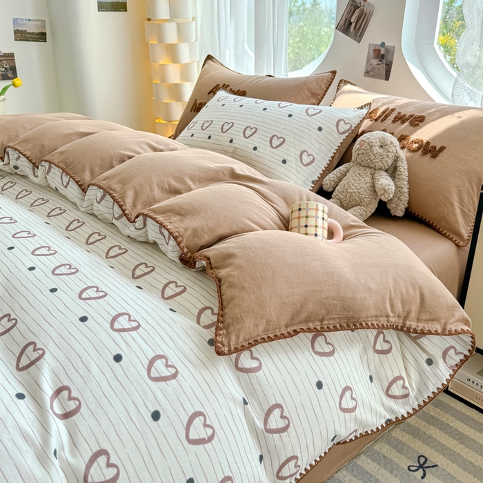 91家纺网 家纺一手货源 找家纺 恋佳居 2026新款A类全棉有氧双层纱印花毛巾绣贝壳边四件套 白月光