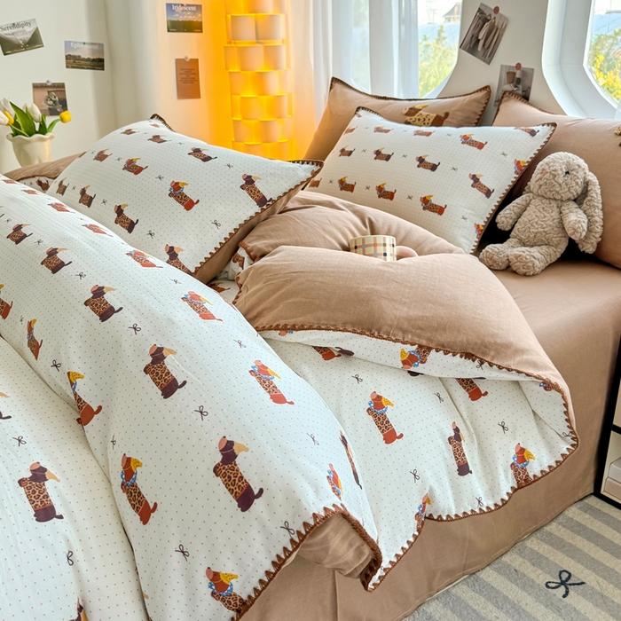 91家纺网 家纺一手货源 找家纺 恋佳居 2026新款A类全棉有氧双层纱印花毛巾绣贝壳边四件套 腊肠部落