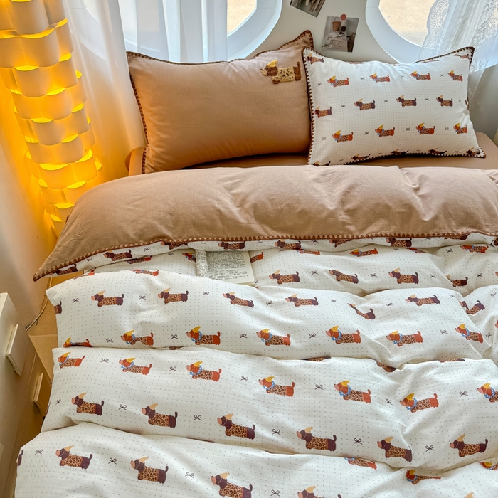 91家纺网 家纺一手货源 找家纺 恋佳居 2026新款A类全棉有氧双层纱印花毛巾绣贝壳边四件套 腊肠部落