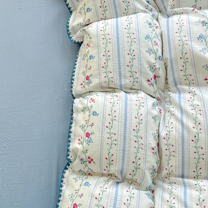 91家纺网 家纺一手货源 找家纺 恋佳居 2026新款A类全棉有氧双层纱印花毛巾绣贝壳边四件套 小岛游春