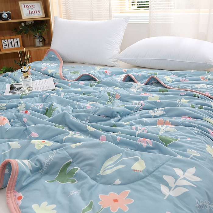 91家纺网 家纺一手货源 找家纺 贝兰仙奴 2025新款针织棉夏被 蓝小花