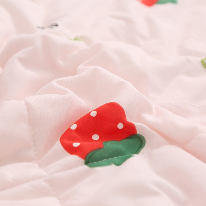 91家纺网 家纺一手货源 找家纺 贝兰仙奴 2025新款针织棉夏被 草莓粉