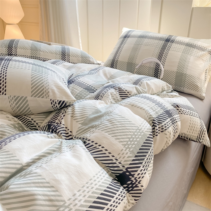 91家纺网 家纺一手货源 找家纺 慕木家纺 2025新品A类条纹简约无印风水洗棉床单款四件套条纹格系列（抽空压缩可跨境提供买家秀） 几何简格+中灰