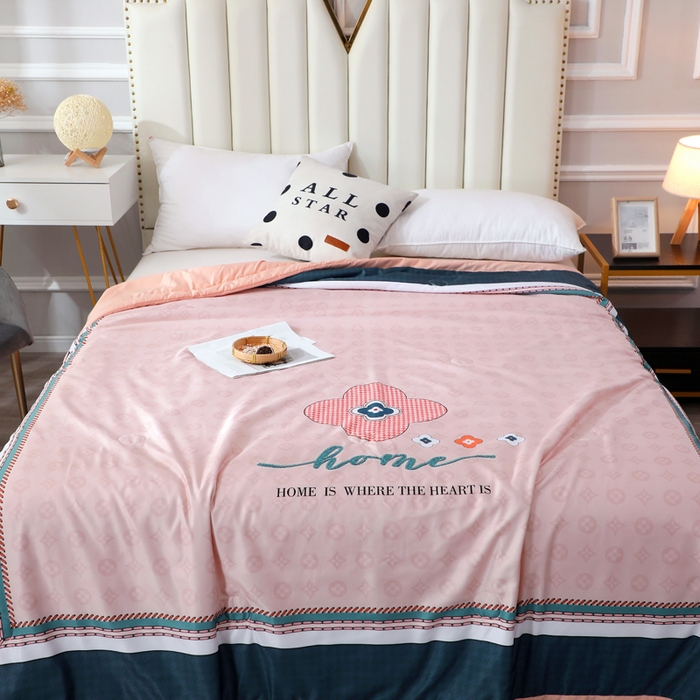 91家纺网 家纺一手货源 找家纺 贝兰仙奴 2025新款水洗天丝大中国风版夏被 四叶情怀