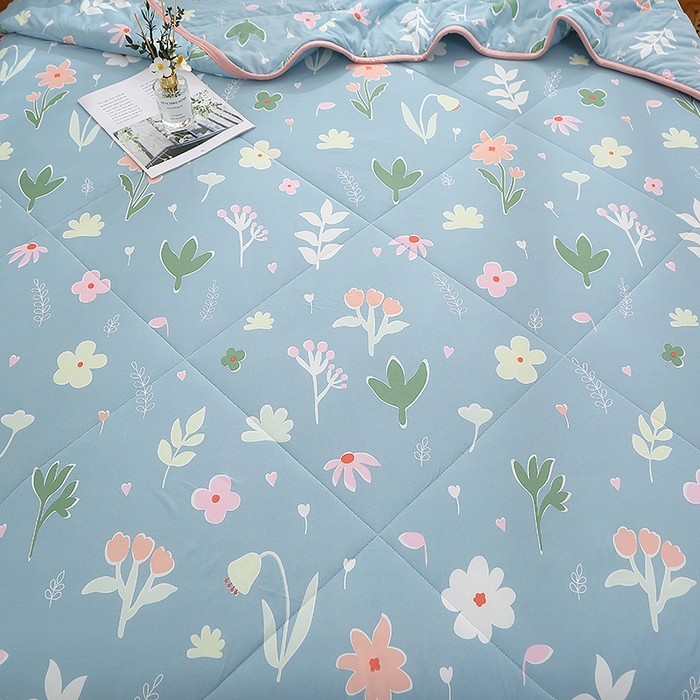 91家纺网 家纺一手货源 找家纺 贝兰仙奴 2025新款针织棉夏被 蓝小花