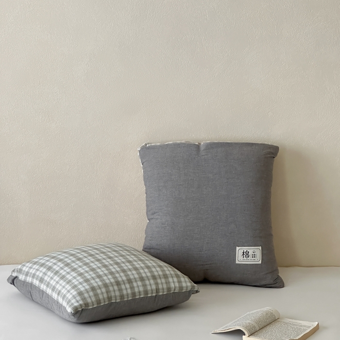 91家纺网 家纺一手货源 找家纺 多米家居 2025新款全棉水洗棉抱枕被 山野-咖灰