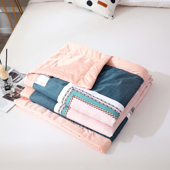 91家纺网 家纺一手货源 找家纺 贝兰仙奴 2025新款水洗天丝大中国风版夏被 四叶情怀