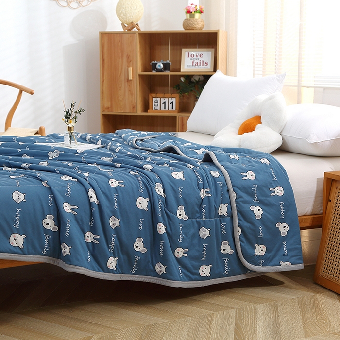 91家纺网 家纺一手货源 找家纺 贝兰仙奴 2025新款针织棉夏被 蓝兔熊